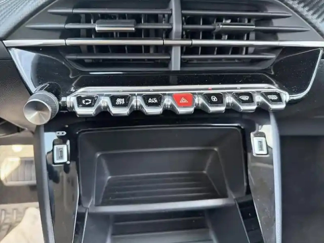 Peugeot 208 electrique 136ch 51 kwh business — photo 13
