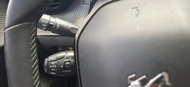 Peugeot 208 bluehdi 100 s&amp;s bvm6 — photo 20