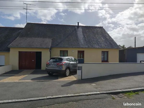 Location maison 2 chambres avec terrain clos et 2 garages