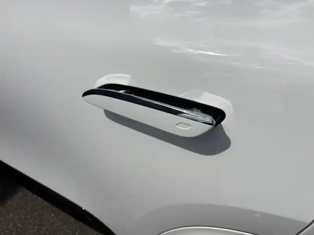 Mercedes Glb 200 amg line — photo 13
