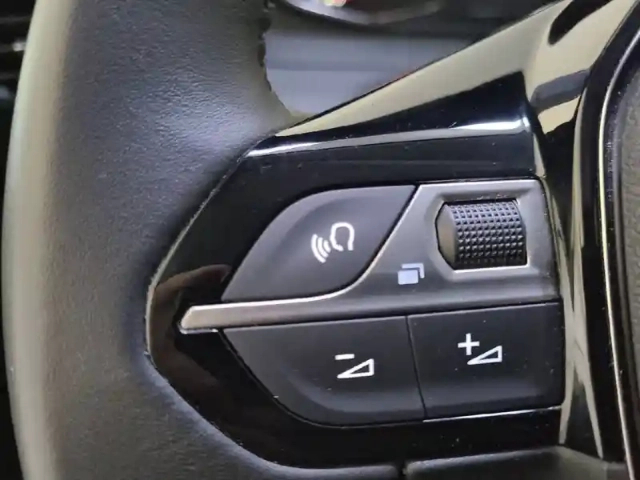 Peugeot 208 puretech 100 s&amp;s bvm6 — photo 57
