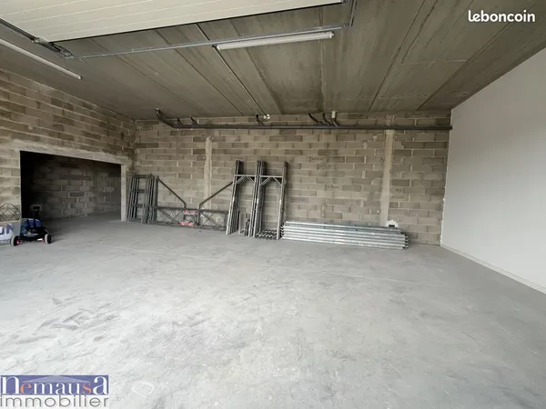 Local 90 m² Vauvert