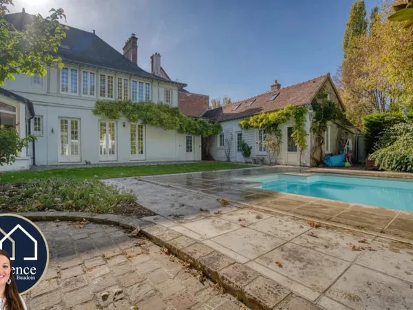 Maison 14 pièces 303 m²