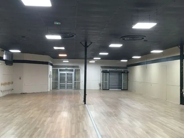 Local commercial 500 m² PANAZOL