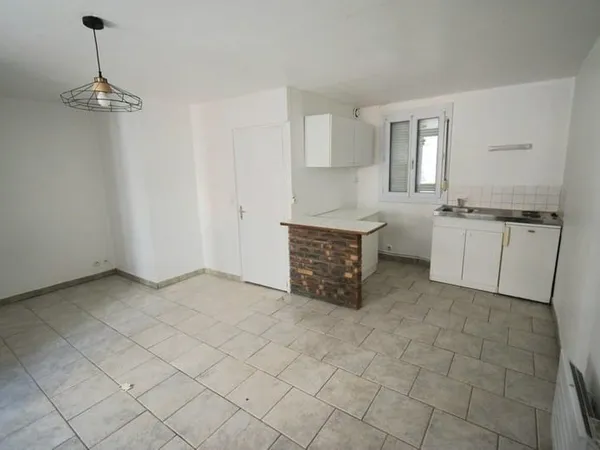 Studio 24m², cuisine ouverte, proche Université.