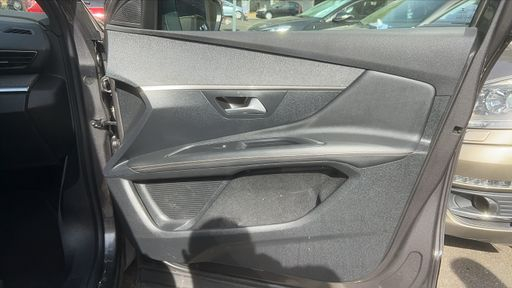 Peugeot 3008 1.2 Puretech 130 - GT Line – 2020 – 118024 km – Essence – Boîte Manuelle — photo 25