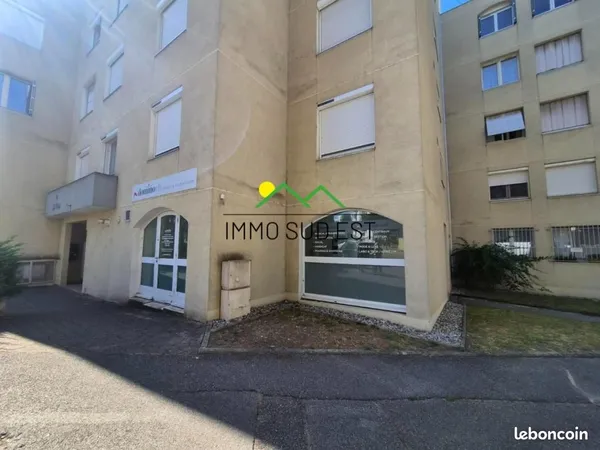 Local bureaux 76 m²