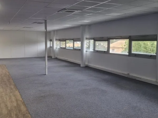 Bureaux 210 m²