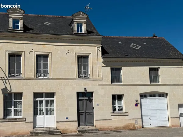 Maison en pierre de 229 m² - 4 chambres - Piscine hors-sol en bois chauffée - Garage