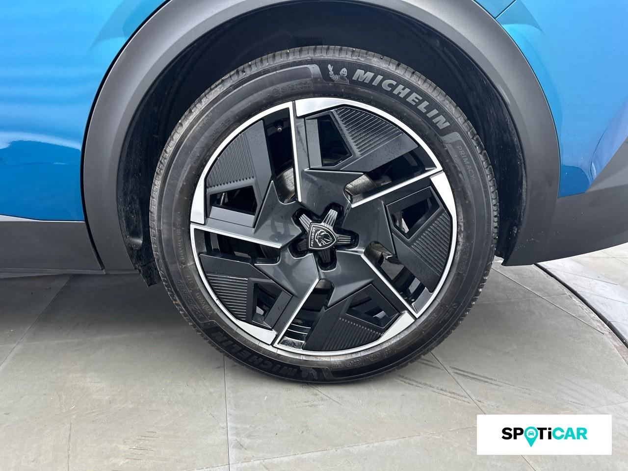 Peugeot 408 phev 225ch allure pack e-eat8 — photo 11