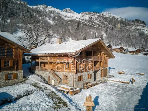 Chalet 9 pièces 352 m²