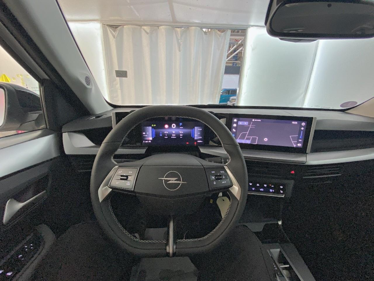 Opel Frontera 1.2 turbo hybrid 145 ch e-dct6 gs — photo 12
