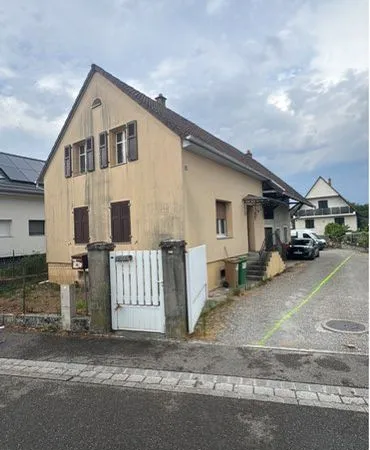 Maison avec Maisonnette et Grange à rénover intégralement