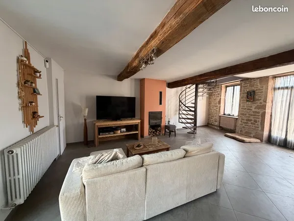 Maison de charme de 211m2 avec piscine et véranda