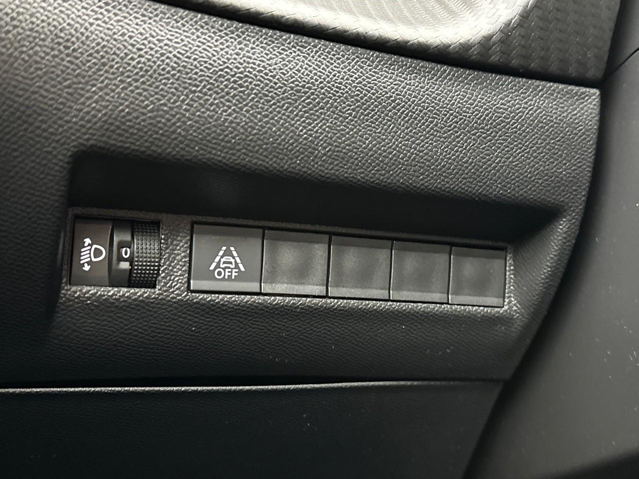 Peugeot 2008 puretech 130 s&s bvm6 allure — photo 16