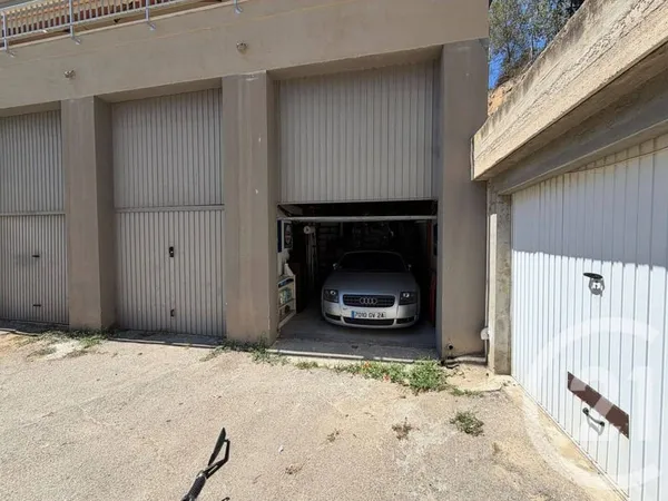 Parking 45 m²