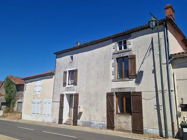 Haute Vienne: Maison de village avec gîte indépendant et grange, proche de Mézières sur Issoire