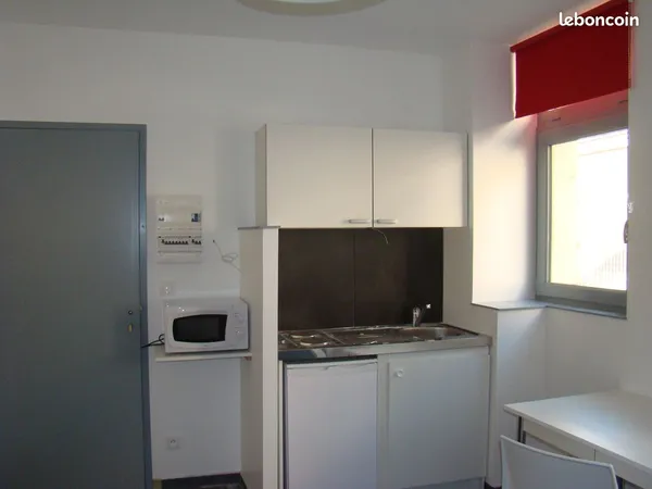 Studio meublé centre ville 265 charges inclues