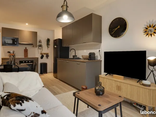 Appartement 4 pièces 10 m²