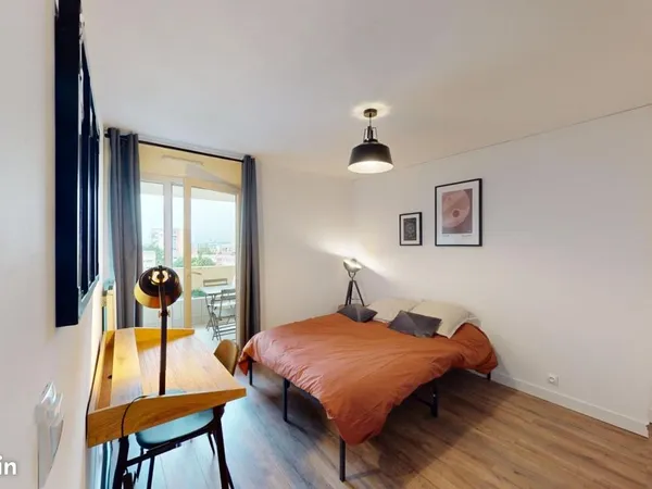 Chambre 6 pièces 86 m²
