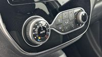 Renault Captur 1.2 TCe 120ch energy Intens — photo 15