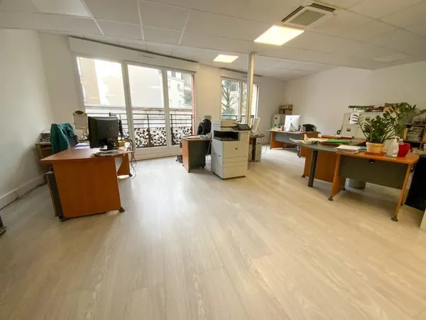 HYPERCENTRE - 1 MIN GARE RER E