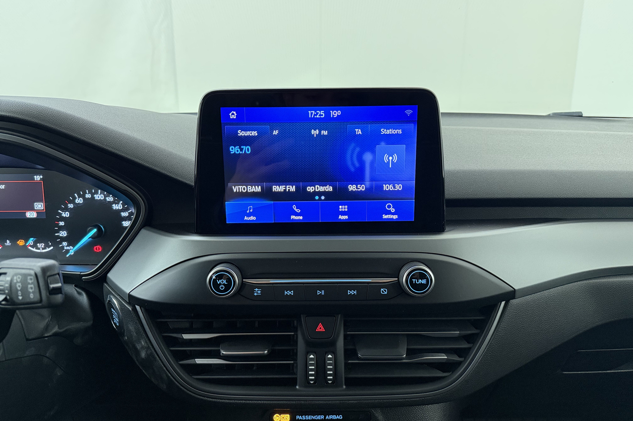 Ford Focus SW — photo 11