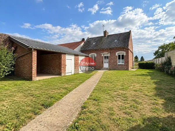 PARVILLERS-LE-QUESNOY - MAISON SEMI-MITOYENNE - 2 CHAMBRES -