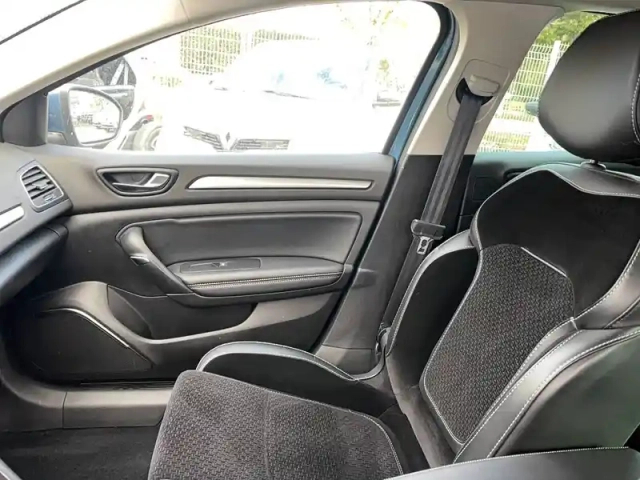 Renault Megane mégane iv estate tce 160 energy edc — photo 14