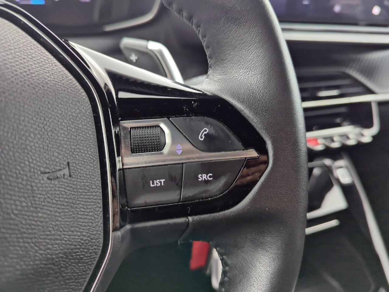 Peugeot 2008 hybrid 145 e-dcs6 allure — photo 17