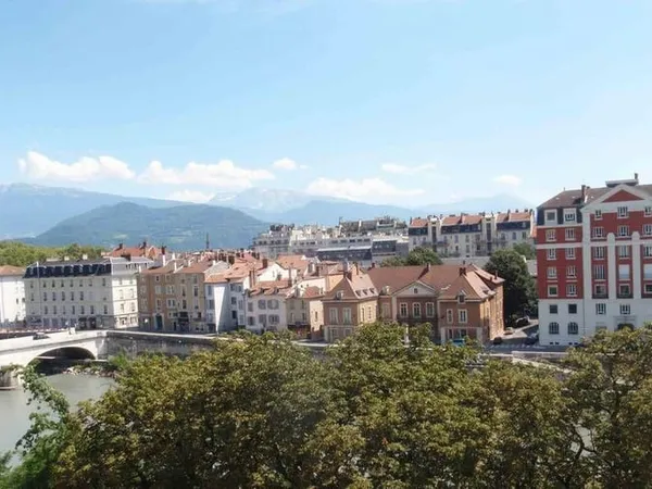 Superbe 2P meublé 40m² Grenoble vue sur l'Isère