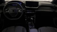 Peugeot 2008 1.2 PureTech 100ch S&S Allure — photo 11
