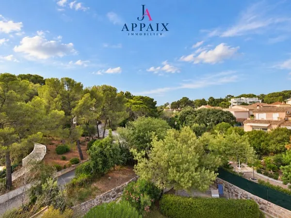 BOULOURIS, APPARTEMENT 3 PIECES DERNIER ETAGE AVEC CAVE ET P