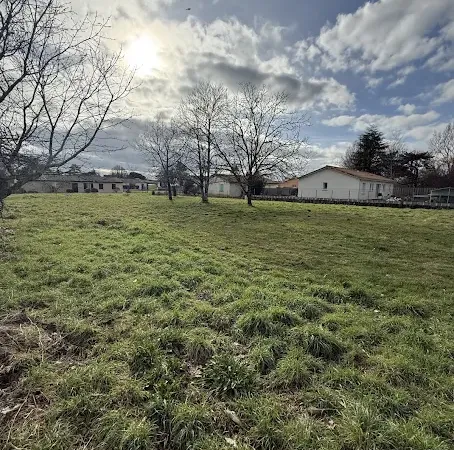Terrain 680 m²