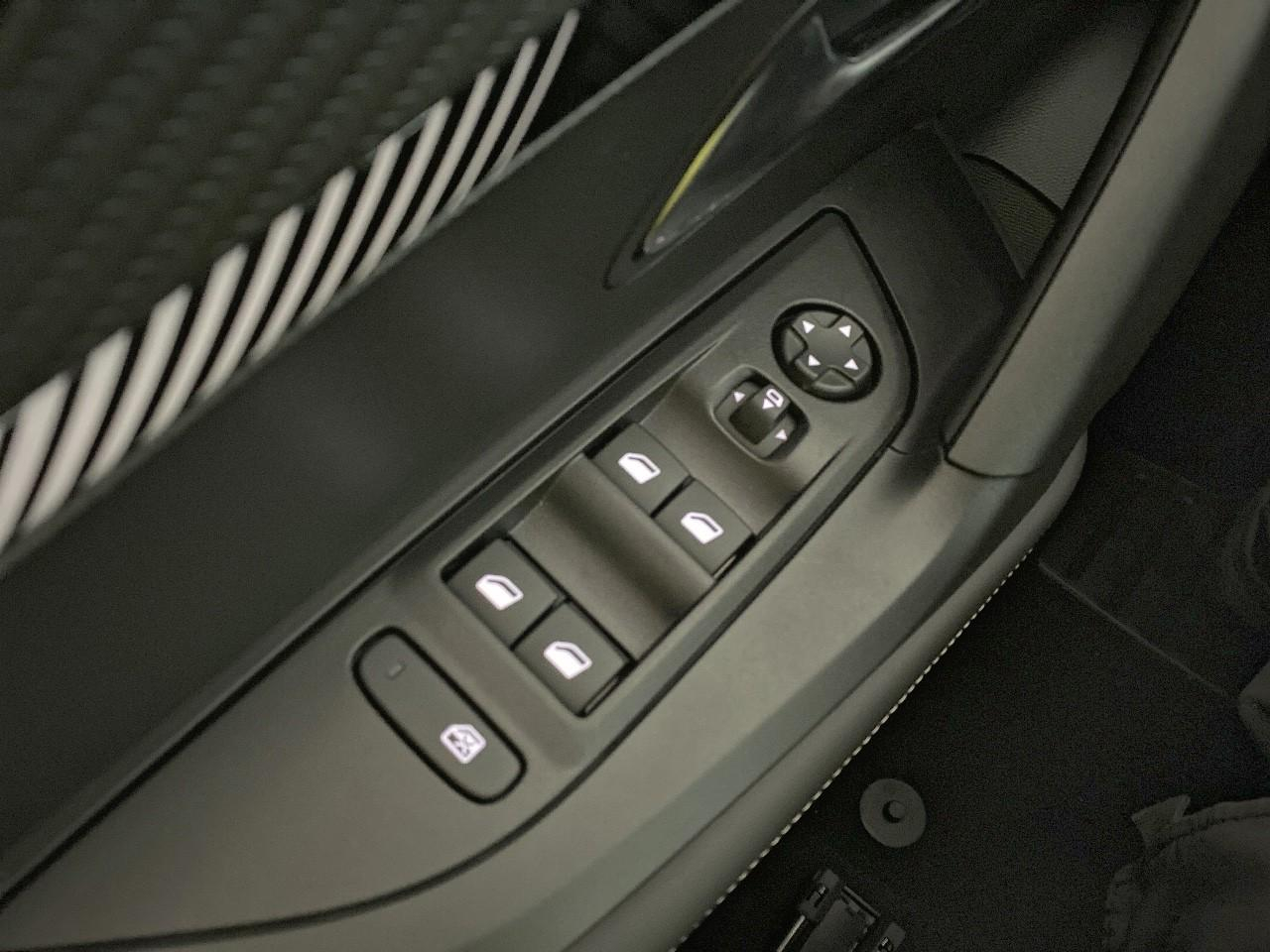 Peugeot 2008 hybrid 145 ch e-dcs6 allure — photo 20