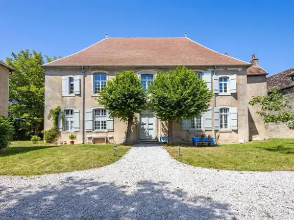 Château 10 pièces 335 m²