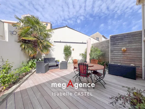 Coup de coeur : maison entièrement rénovée au coeur des Les Sables-d'Olonne avec terrasse et garage