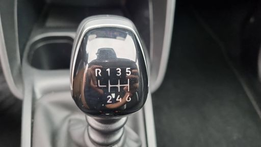 Citroen C3 1.2 Turbo 100 - Plus – 2025 – 6141 km – Essence – Boîte Manuelle — photo 5