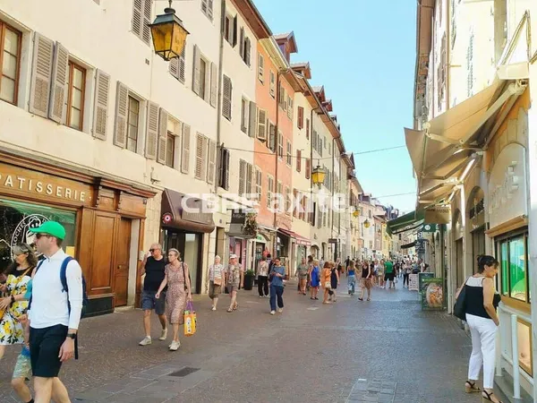 Local commercial 212 m²