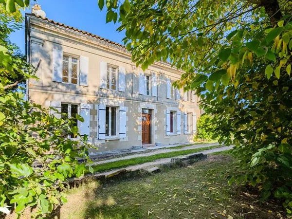 Maison en pierre de 5 pièces principales
