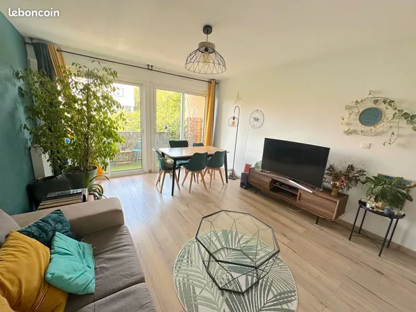 TOULOUSE - PLACE DE L'ORMEAU - T3 lumineux de 64m²