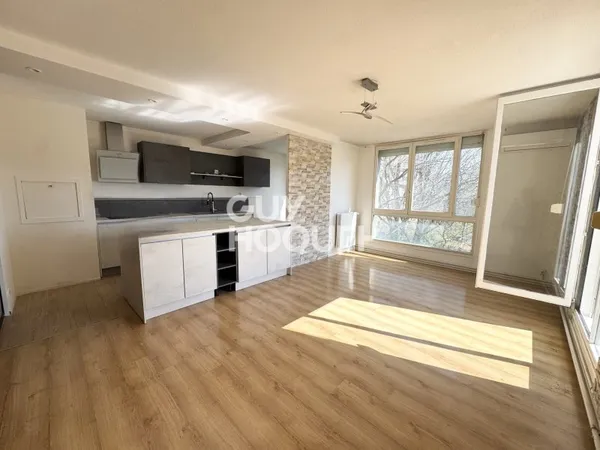 Appartement T3 de 68,12 m² avec balcon, cave et possibilité garage