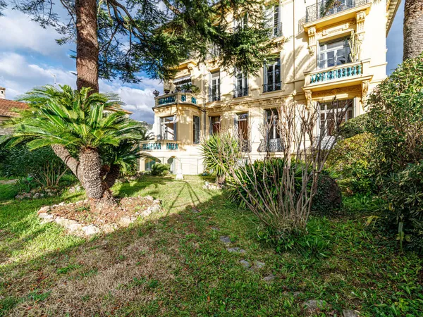 Nice - Saint-Sylvestre- Grand 5/6 pièces dans une maison bourgeoise avec parc à usage exclusif