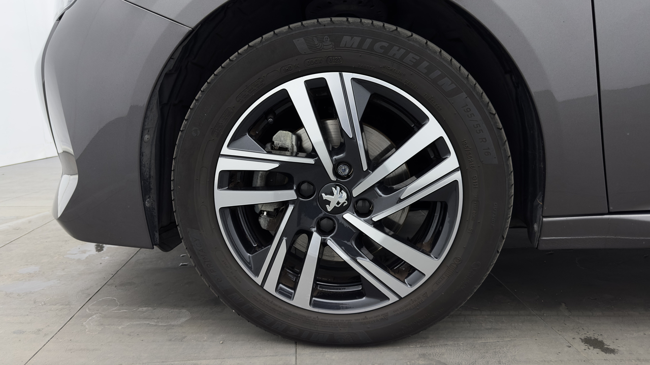Peugeot 208 PureTech 100 S&amp;S EAT8 — photo 9