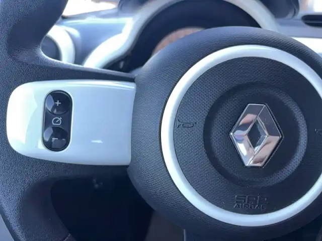 Renault Twingo iii e-tech — photo 44