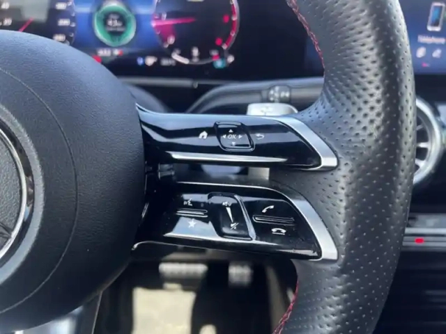 Mercedes Gla 200 d amg line — photo 15