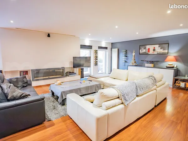 Loft/atelier/surface 4 pièces 165 m²