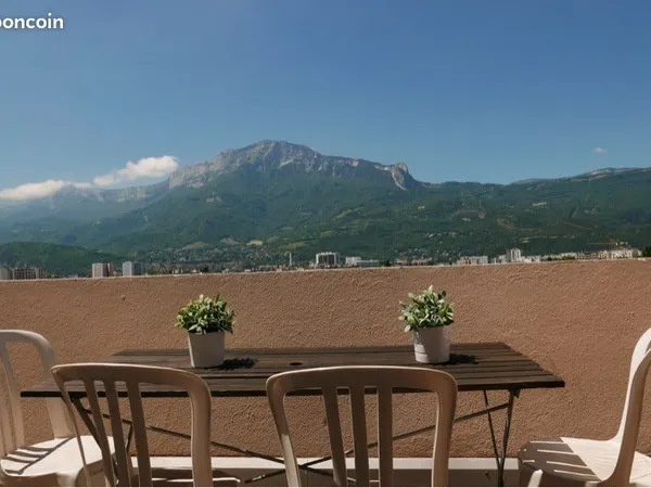 Chambre meublée en colocation - Grenoble, proche campus et tram