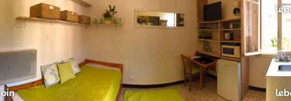 Studette à l'année scolaire Bastia
