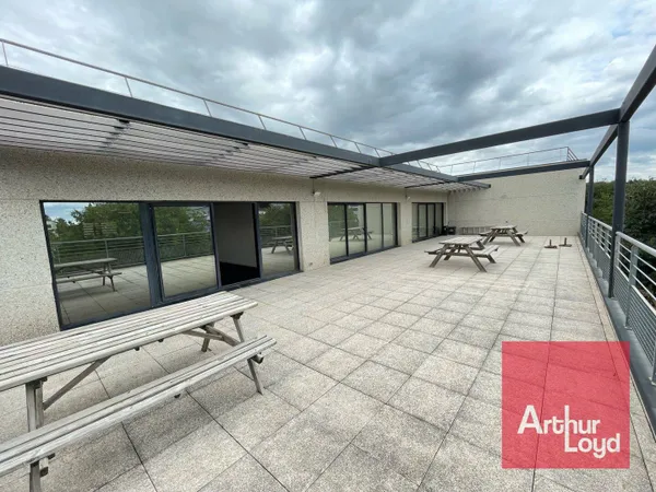 Bureaux 734 m²
